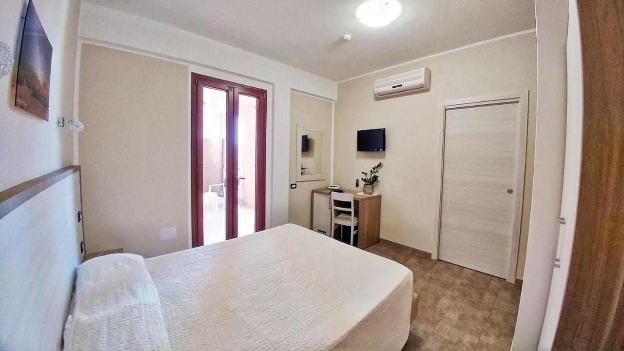 Hotel Meridiana อาร์บุส ภายนอก รูปภาพ